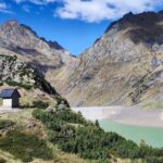 Vista del lago e del rifugio Antonio Curò